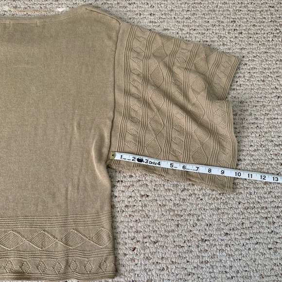 August Silk Top Size Small - Picture 4 of 12